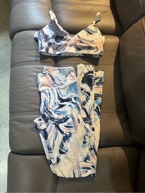 Fabletics Marble-Brush Active Set in Blue and White Sz XS